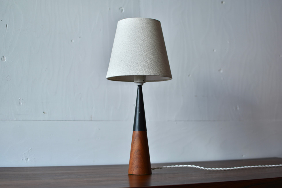 7-011a Danish vintage table lamp wood