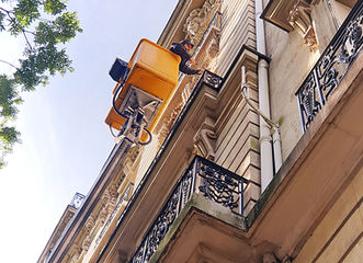 Entreprise Installation du dispositif fil tendu 100% efficace et discret contre le stationnement des oiseaux anti pigeon anti volatiles anti nuisible Paris et Ile de France, travaux en hauteur, travaux avec nacelle automotrice, camion nacelle, nacelle araignée, techniciens spécialisés, Paris et Ile de France, Entreprise Agilys Services, fil tendu Leroy Merlin, dépigeonnisation, dépigeonnage, lutte anti volatiles, nuisances aviaires