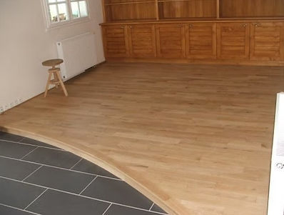 création et pose de parquet sur mesure en bois massif des Cévennes.jpg