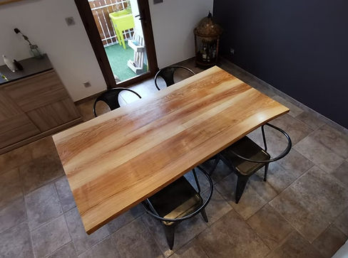 Artisan Ebeniste table design de cuisine sur mesure en bois massif des Cévennes