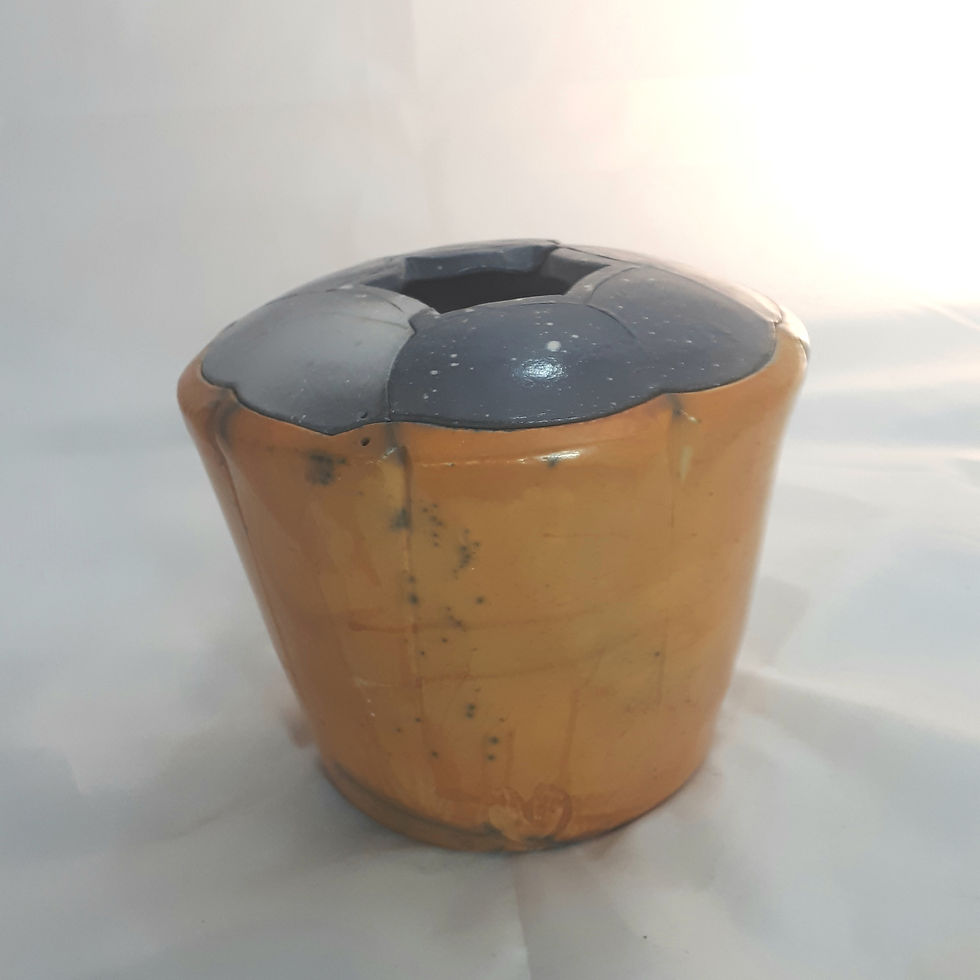 Thumbnail: Sigillea Cache Pot