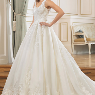 robe de mariee pronuptia dona var 83 et 06.png