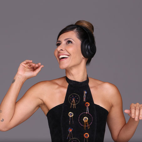 Izabella Rocha lança novo single em espanhol
