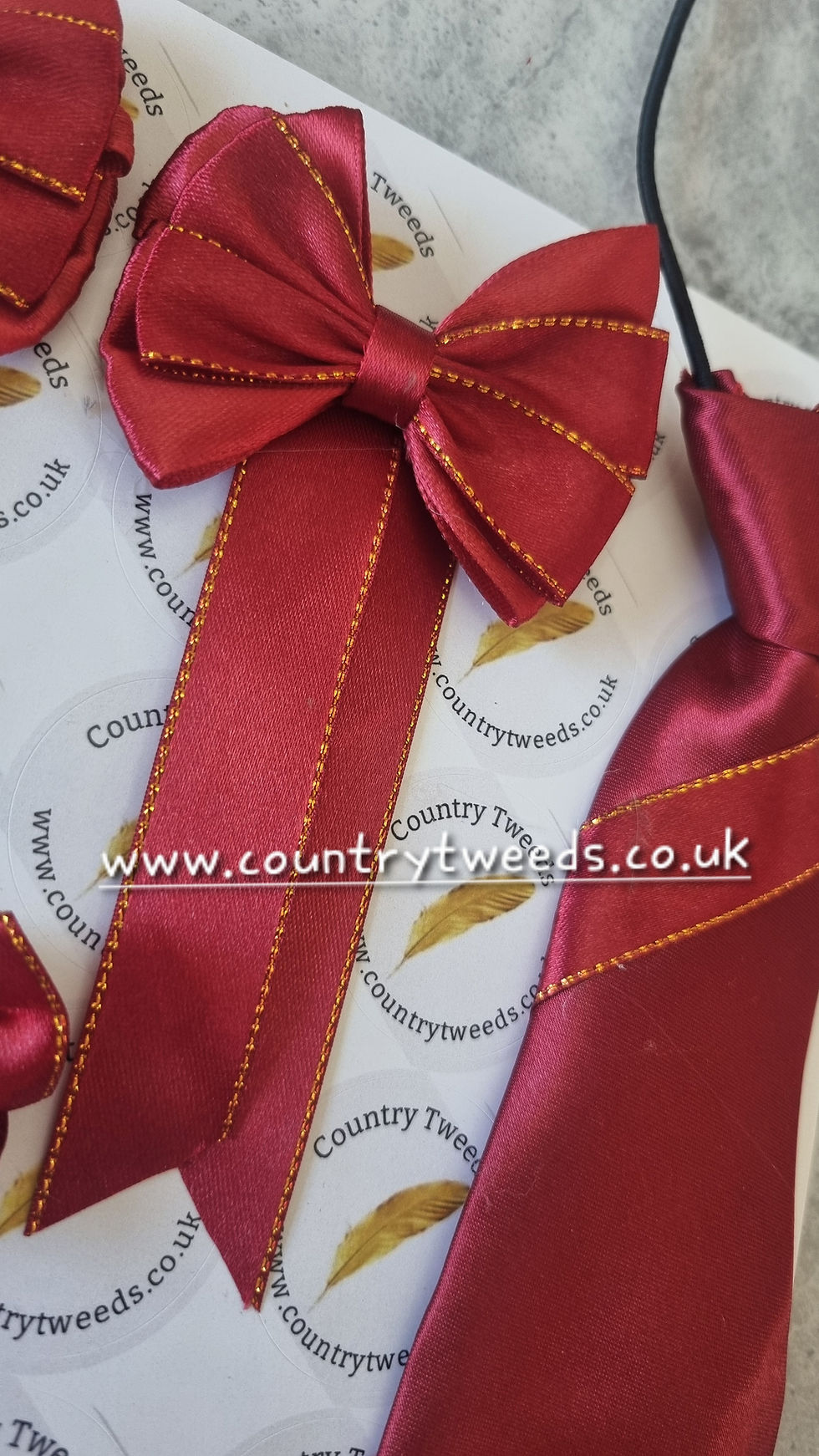 Thumbnail: Burgundy showing set