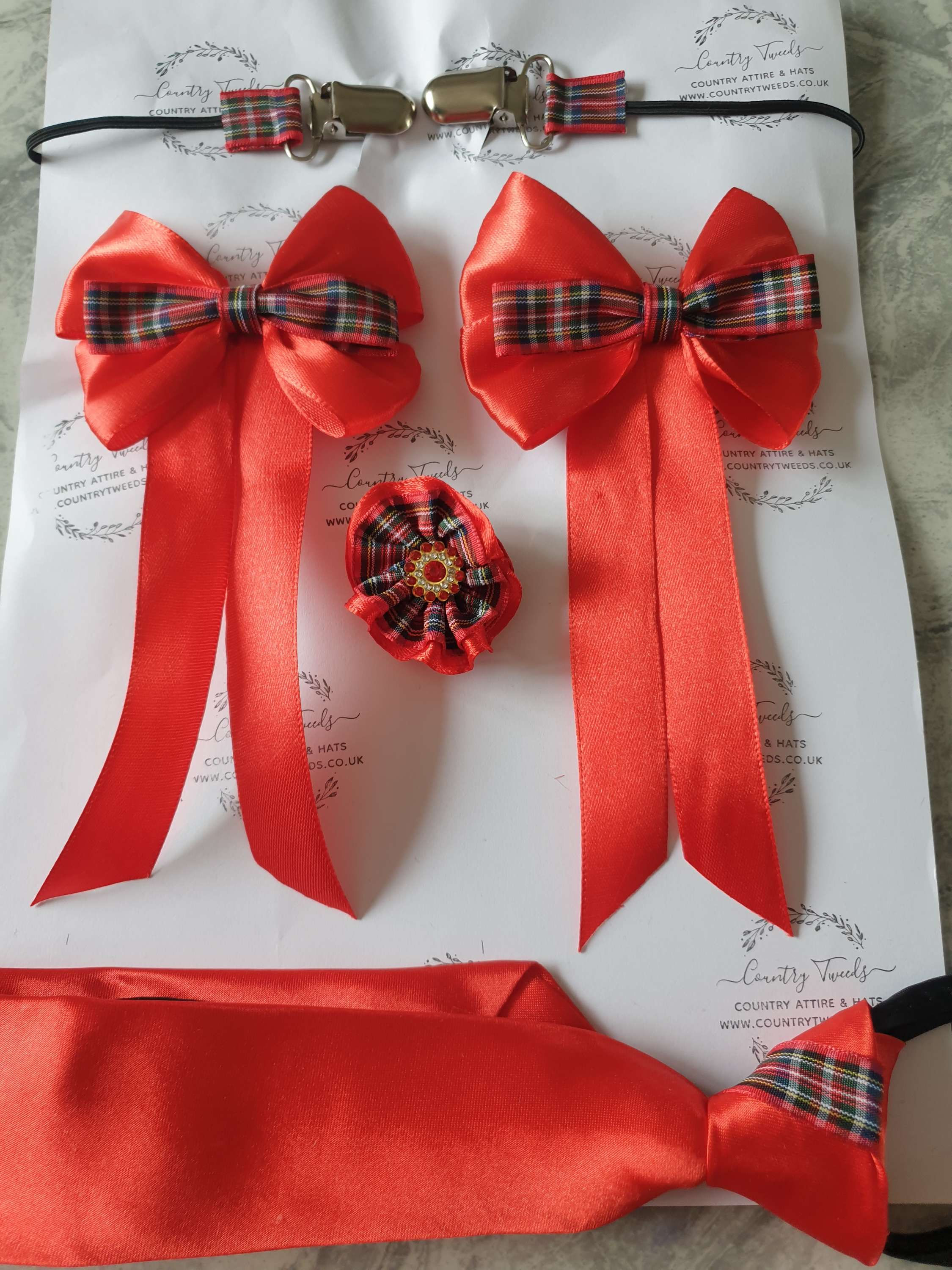 Red tartan bow sets
