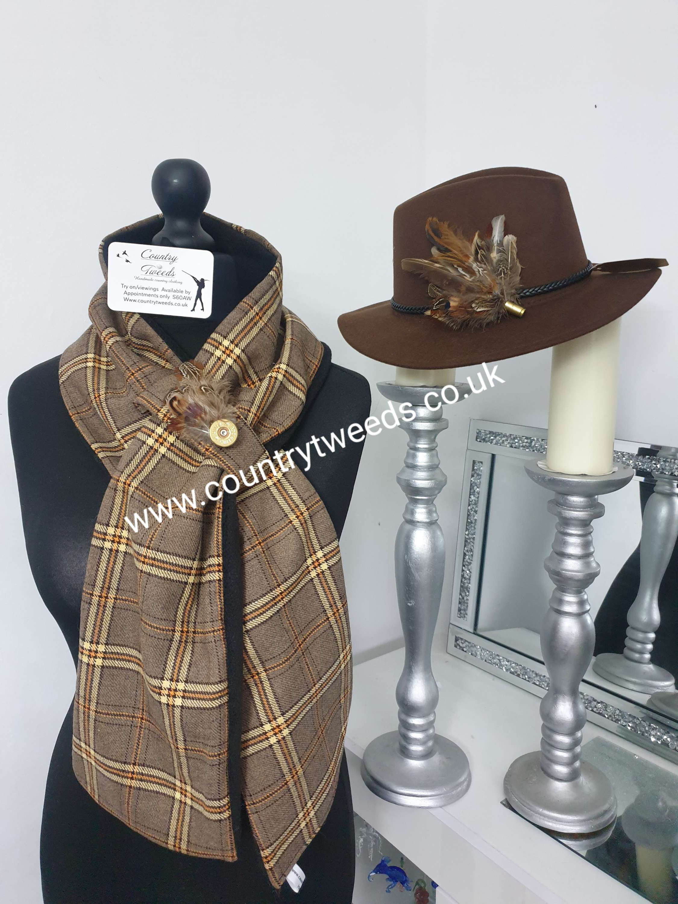 Brown check snug scarf