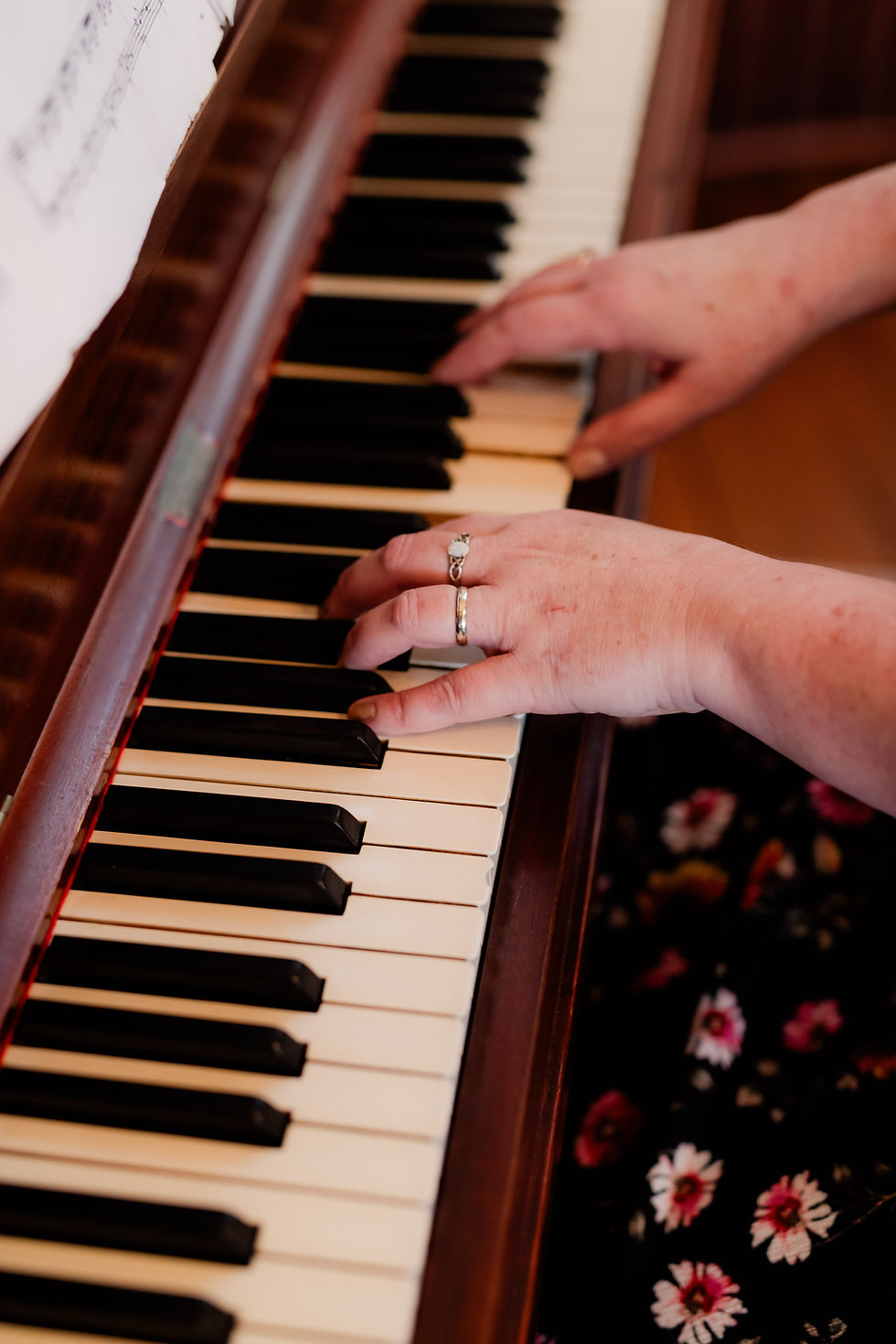 A musician playing wedding song in a beautiful wedding venue in richmond, bc