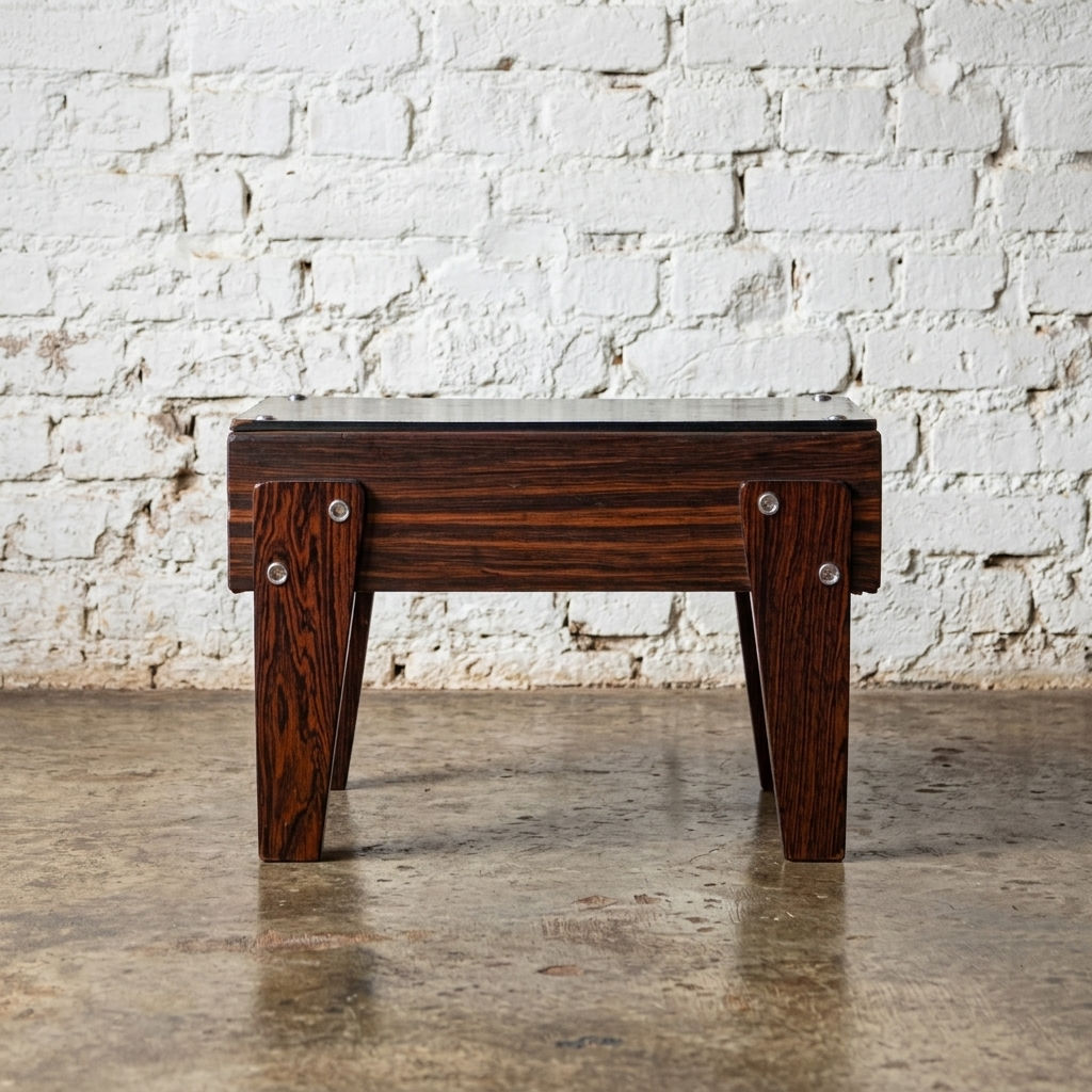 Mesa de Centro Vintage em Madeira com Fórmica