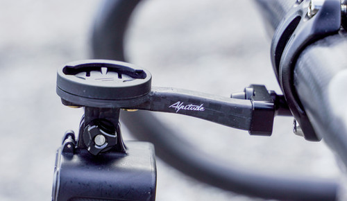 Alpitude Stelvio V2 Carbon out-front mount | Velo Atelier