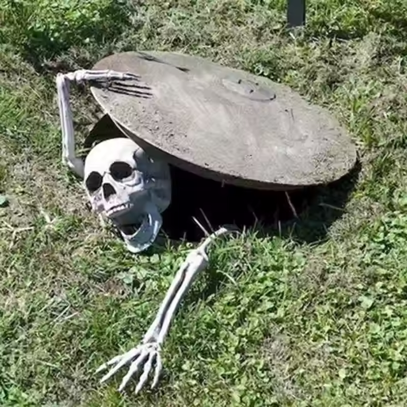 Halloween Skeleton Stakes – Skull & Hands