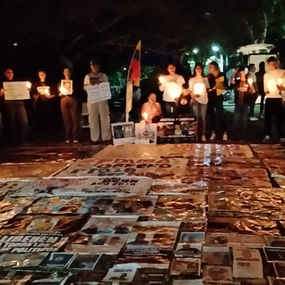 Familiares de presos políticos mantienen protesta indefinida frente a la Embajada de EEUU en Caracas
