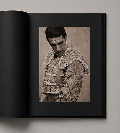 JUCARO FINE ART (18).jpg
