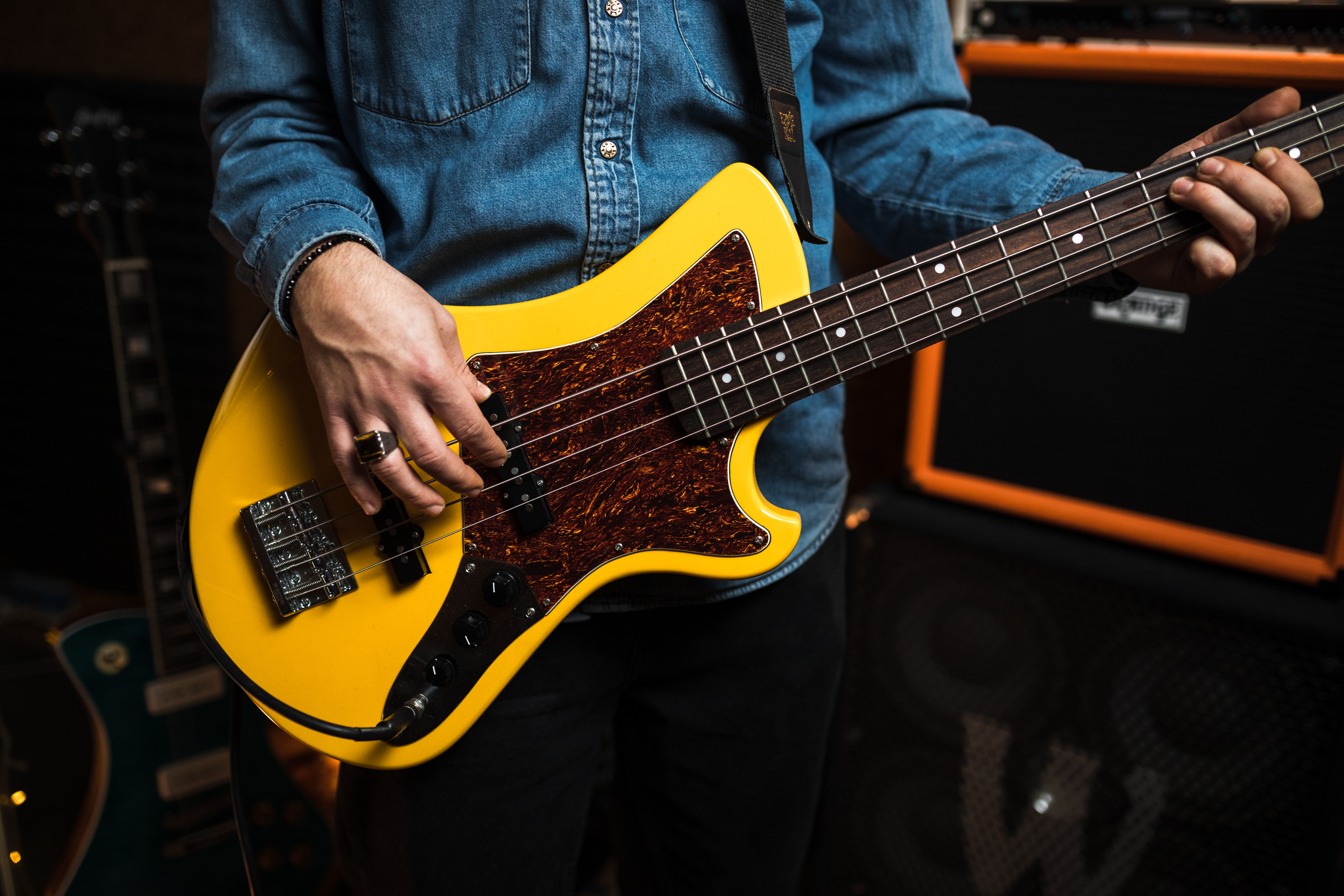 Path J Bass Tribute by Giungi Guitars
