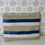 Miniaturbild: TASCHE – CLUTCH – Leo Stripe Abstract blau