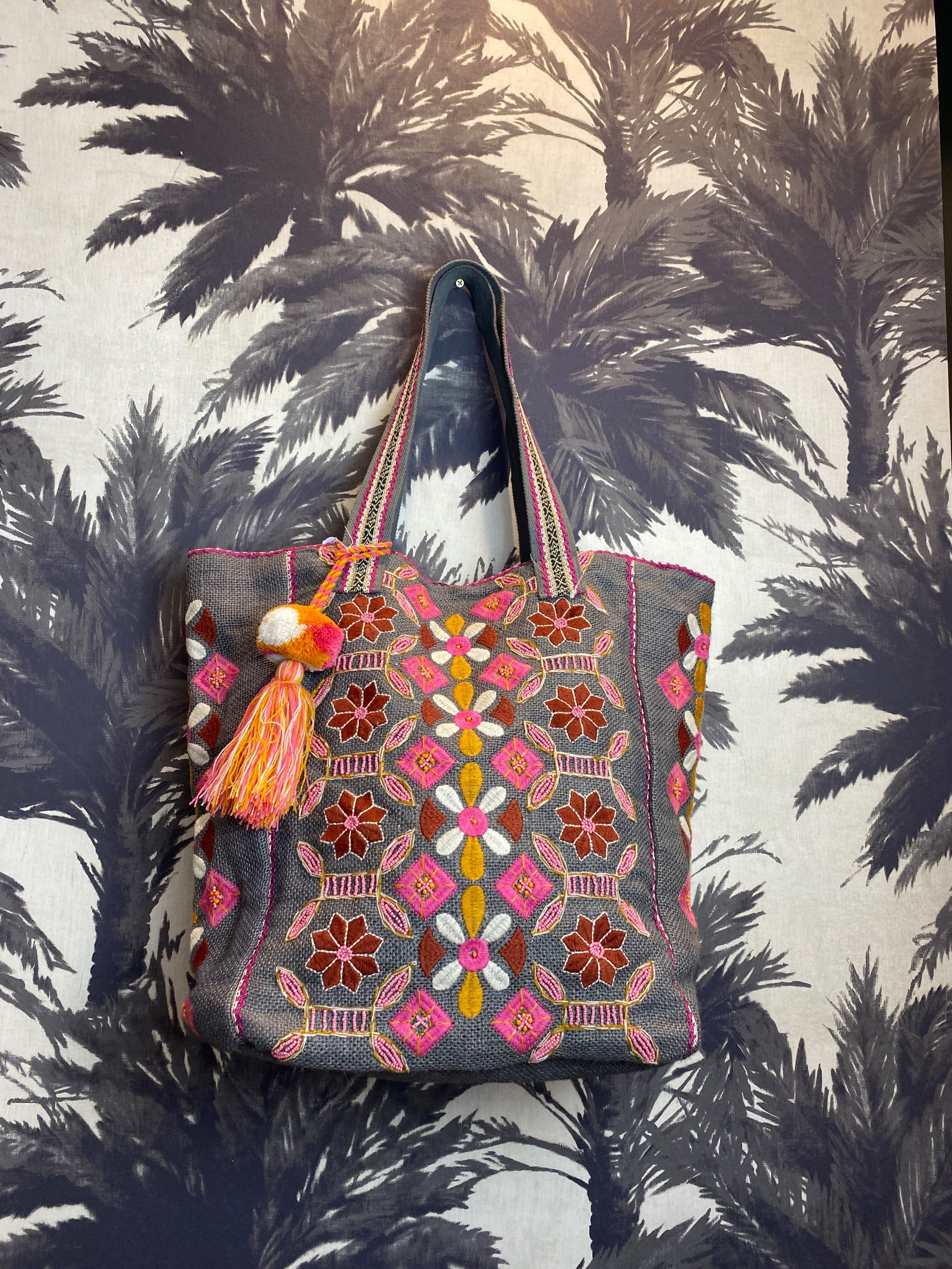 BEUTELTASCHE - Stickerei 