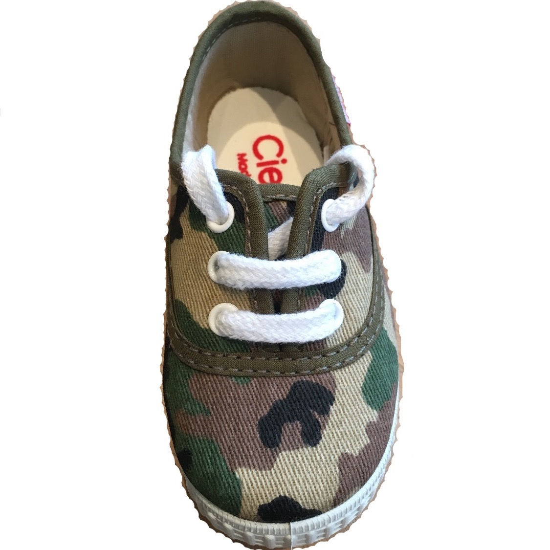 BASKETS AVEC LACETS