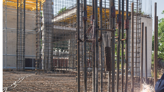 ferragem montada para construção.png