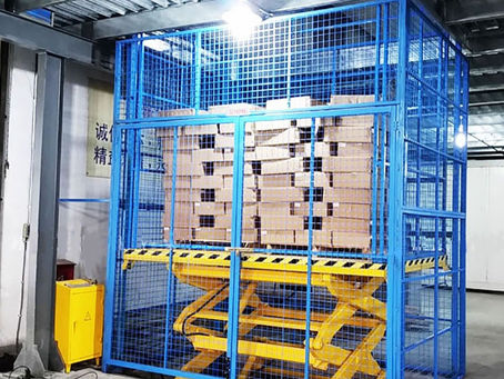 Lift Barang untuk Industri: Solusi Transportasi Barang yang Efisien