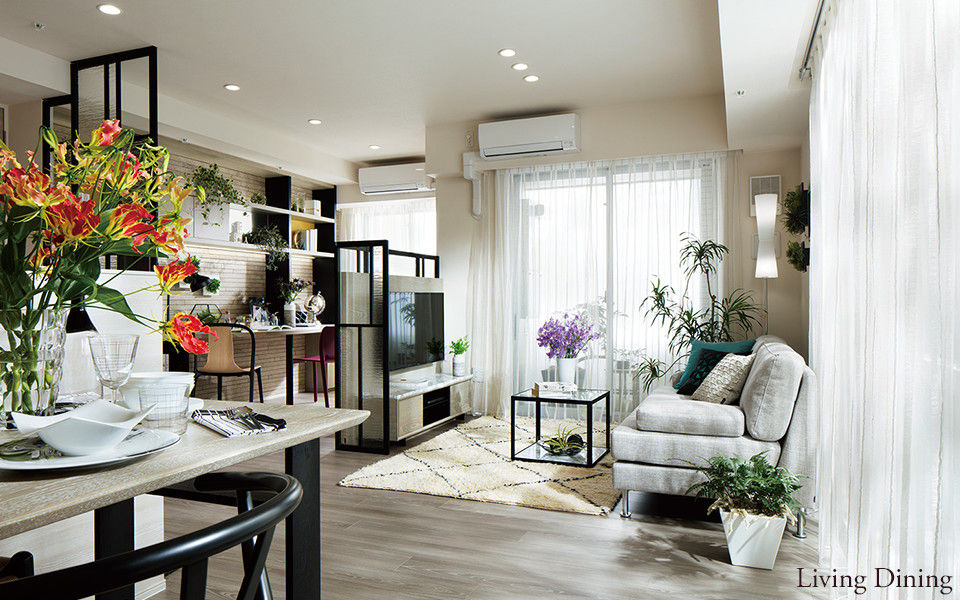 MODEL ROOM