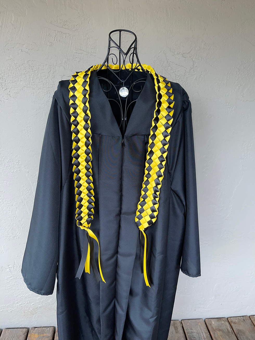 Thumbnail: Double Ribbon Graduation Lei