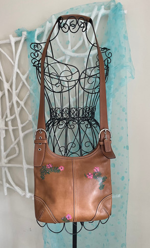 TAYLOR ~ Vintage 2003 COACH Shoulder Bag | sixteensisters.com