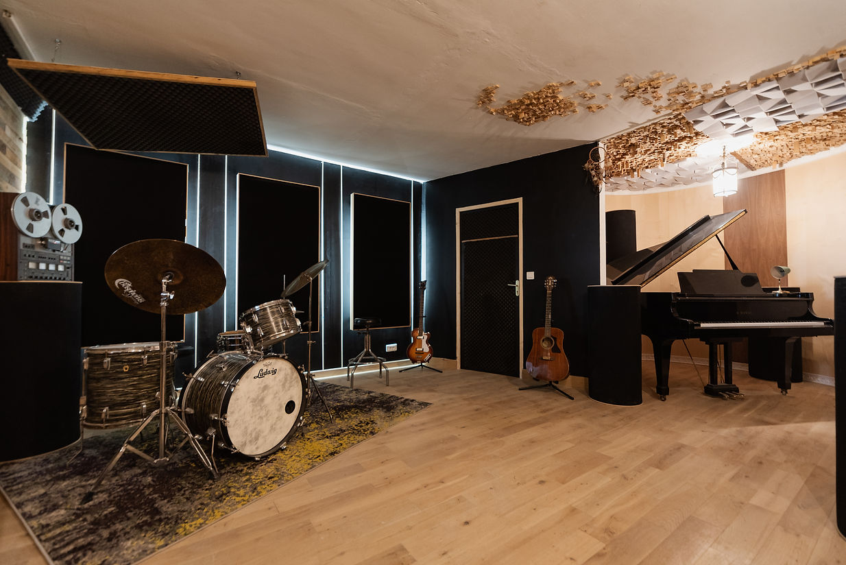 room1.jpg