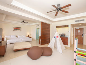 Royal Club Family Suite