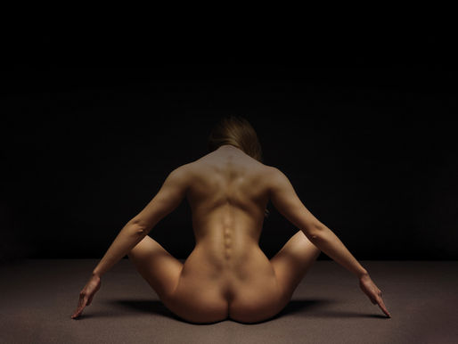 Benefits of Nude Yoga for Mind, Body and Spirit