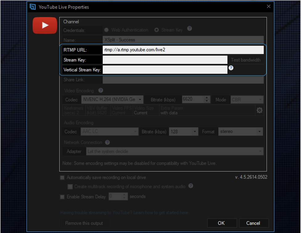 Diálogo YouTube Live Properties mostrando RTMP URL, Stream Key e Vertical Stream Key. Interface preta e azul com configurações de codec visíveis.
