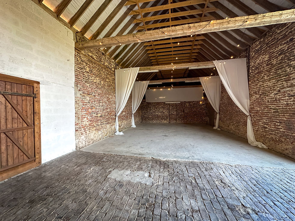 Grange avec drapés