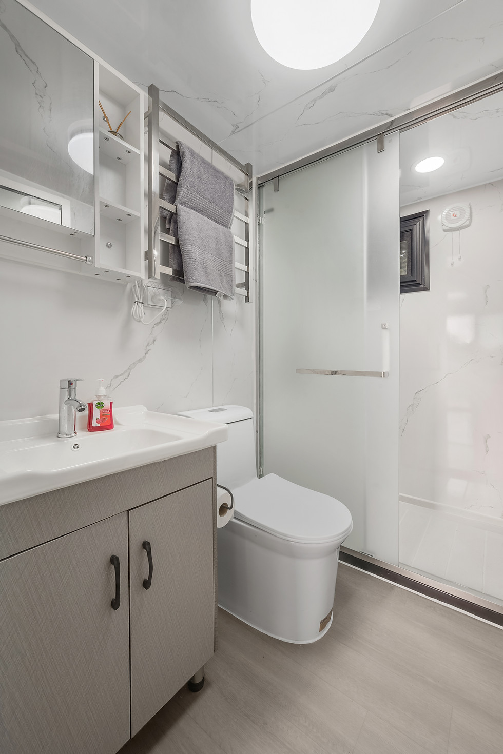 Thumbnail: Urban 2 Bedroom plus full Kitchen & Bathroom 36SQM