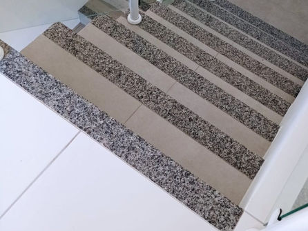 Inspirações de Escadas em Mármores e Granitos!