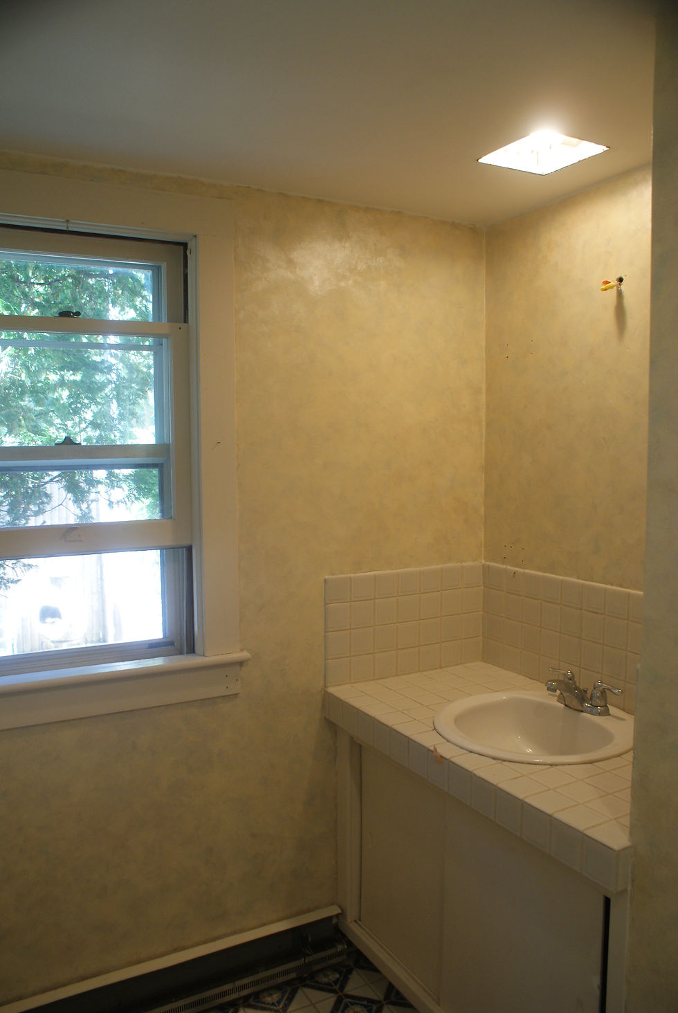 Bath faux w/ oyster metallic accents