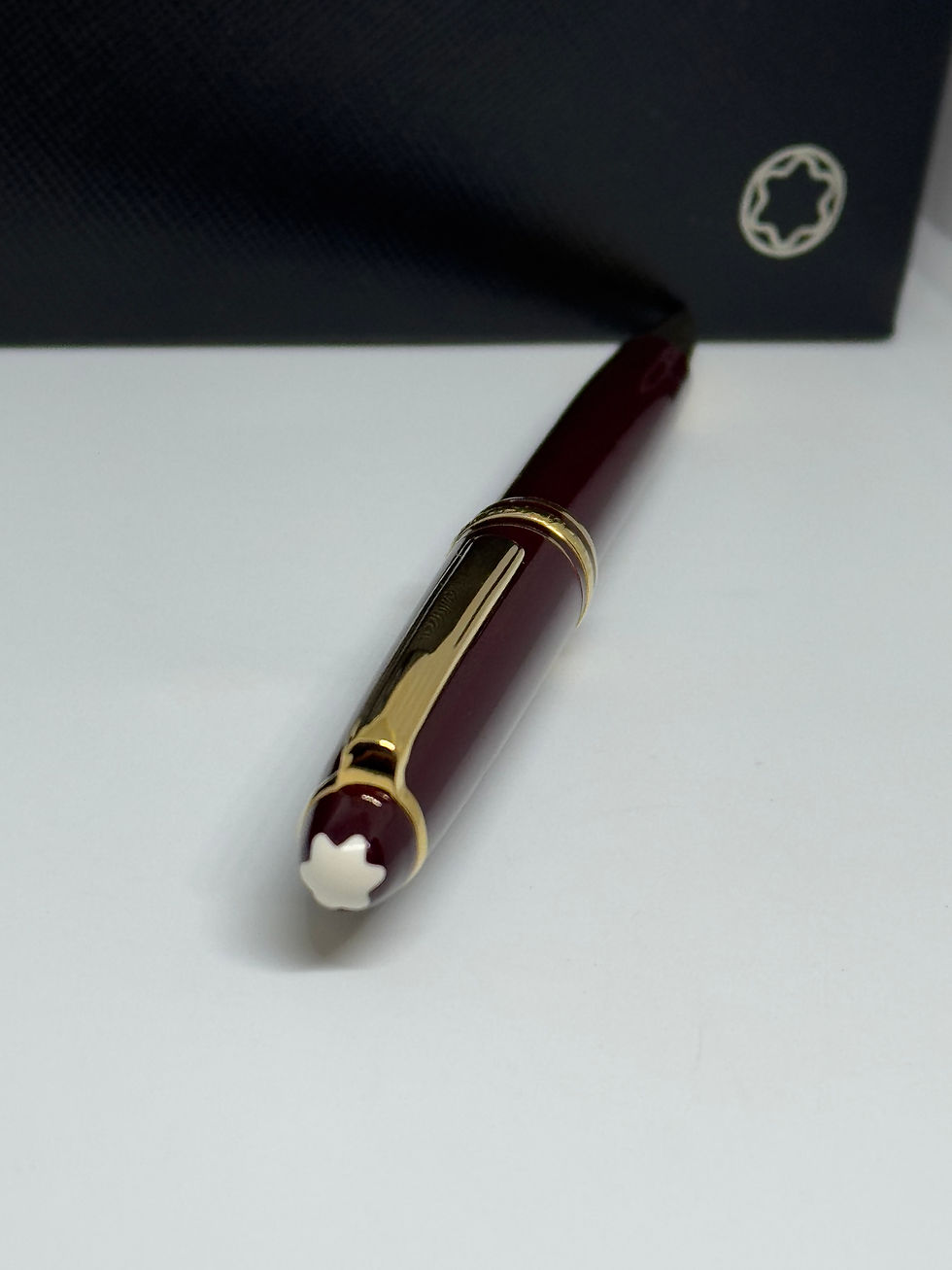 Miniatura: Montblanc Meisterstück “Classique” Burdeos Boligrafo