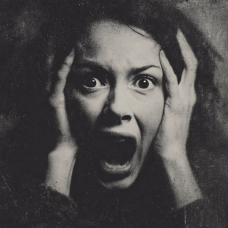 woman screaming 9 sec.gif