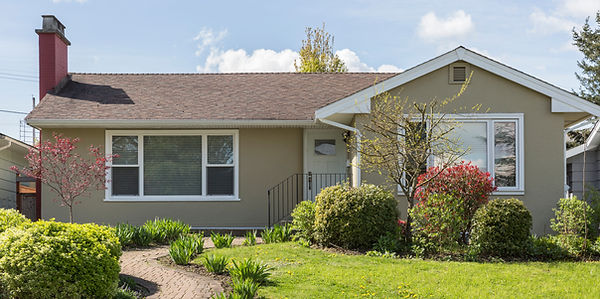 Beautiful ranch house, green lawn
