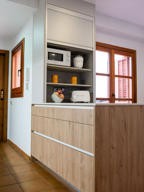 Cocina reformada con península en El Bruc - Proyecto Bruc - Estudi Valper