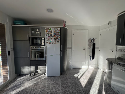 Estado original de la cocina antes de la reforma realizada por Estudi Valper