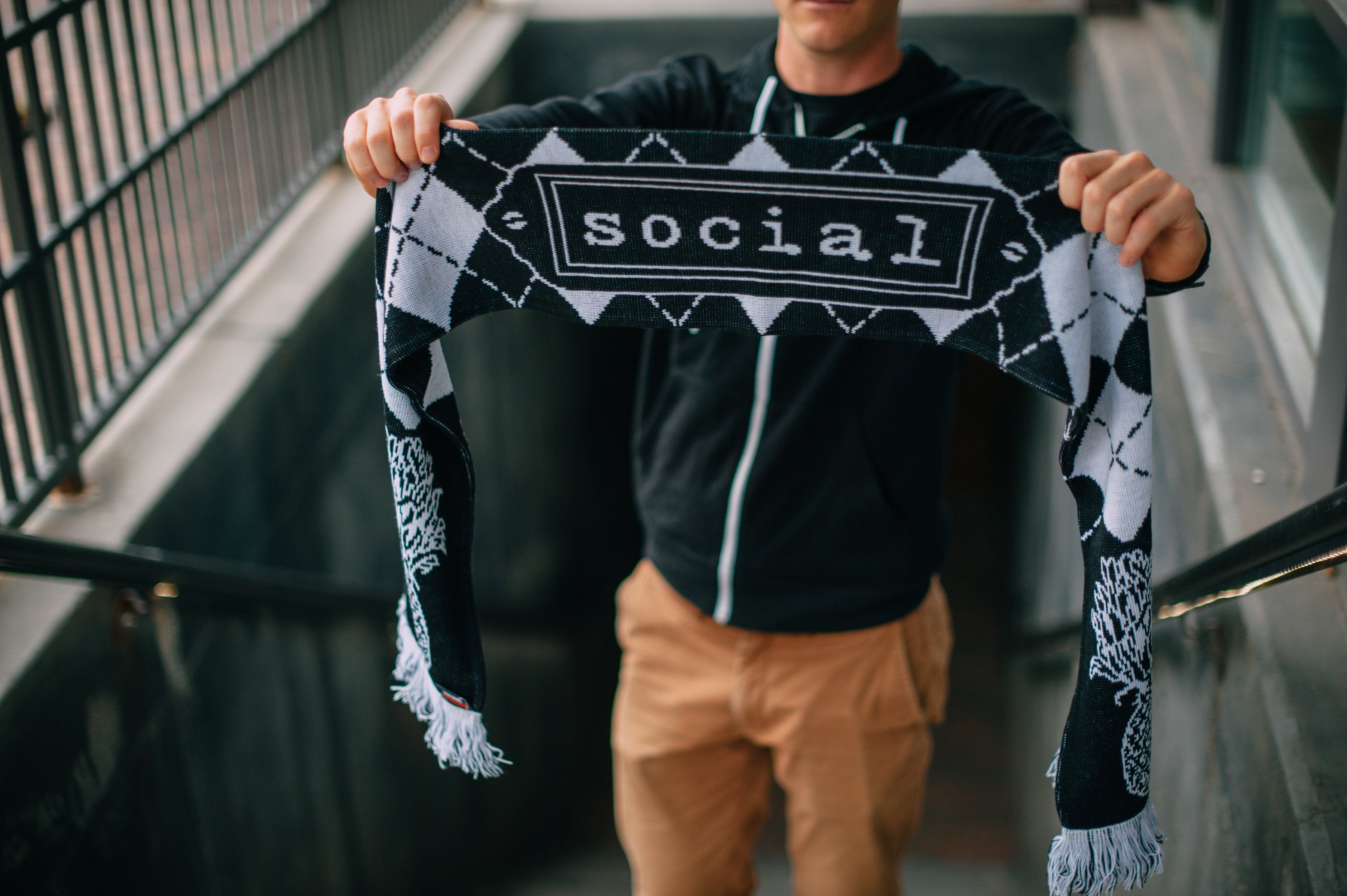 Social Scarf