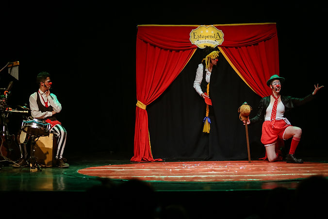 SissyEiko_EstupendoCircodiSóLadies_220.jpg