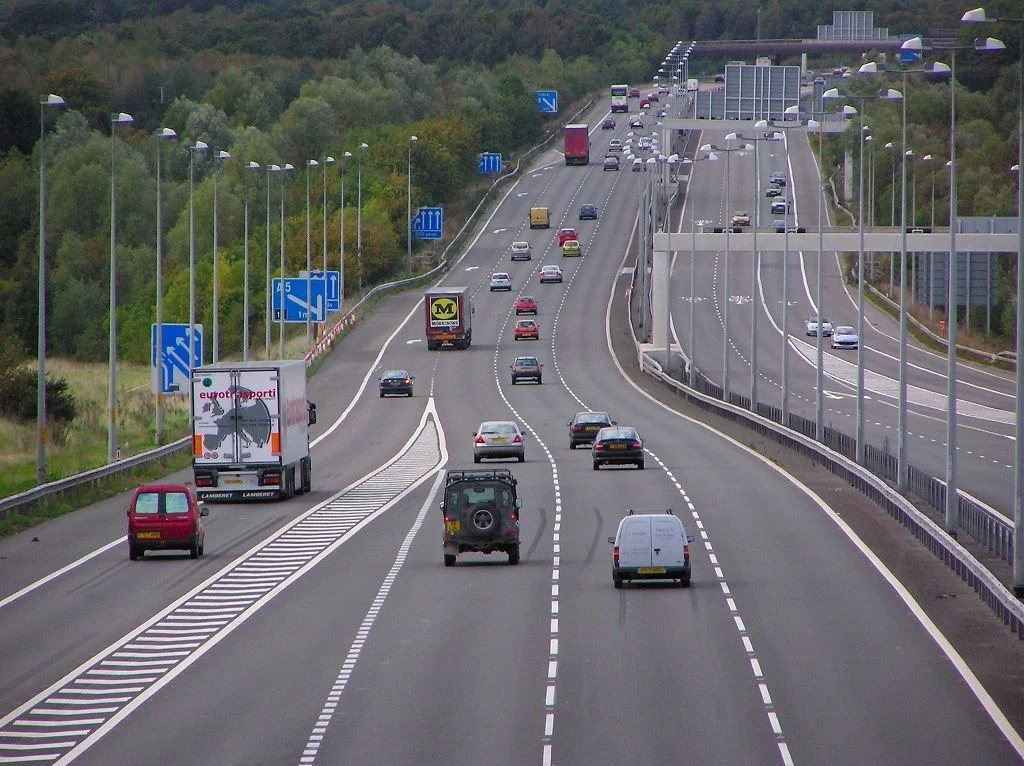 Build Confidence with Motorway Driving Lessons