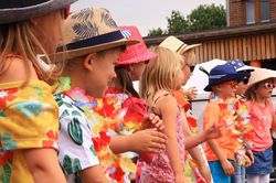 34189482_1738373412936522_38535785707565