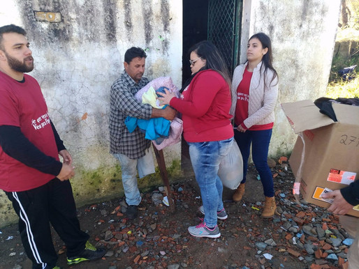 Guarda Popular Livramento realiza entrega de agasalhos
