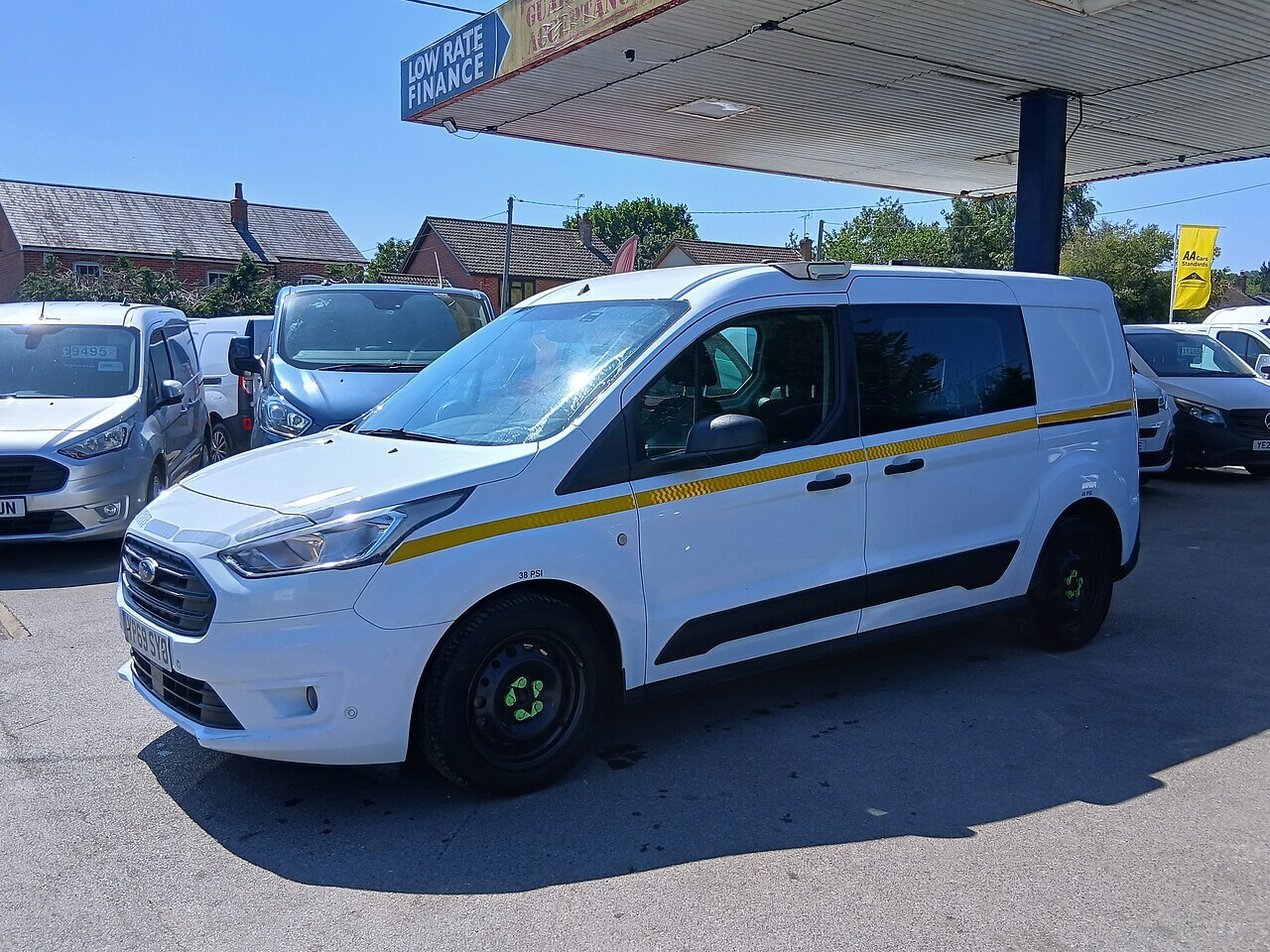 Ford Connect 230 Trend CREW VAN - Image 1