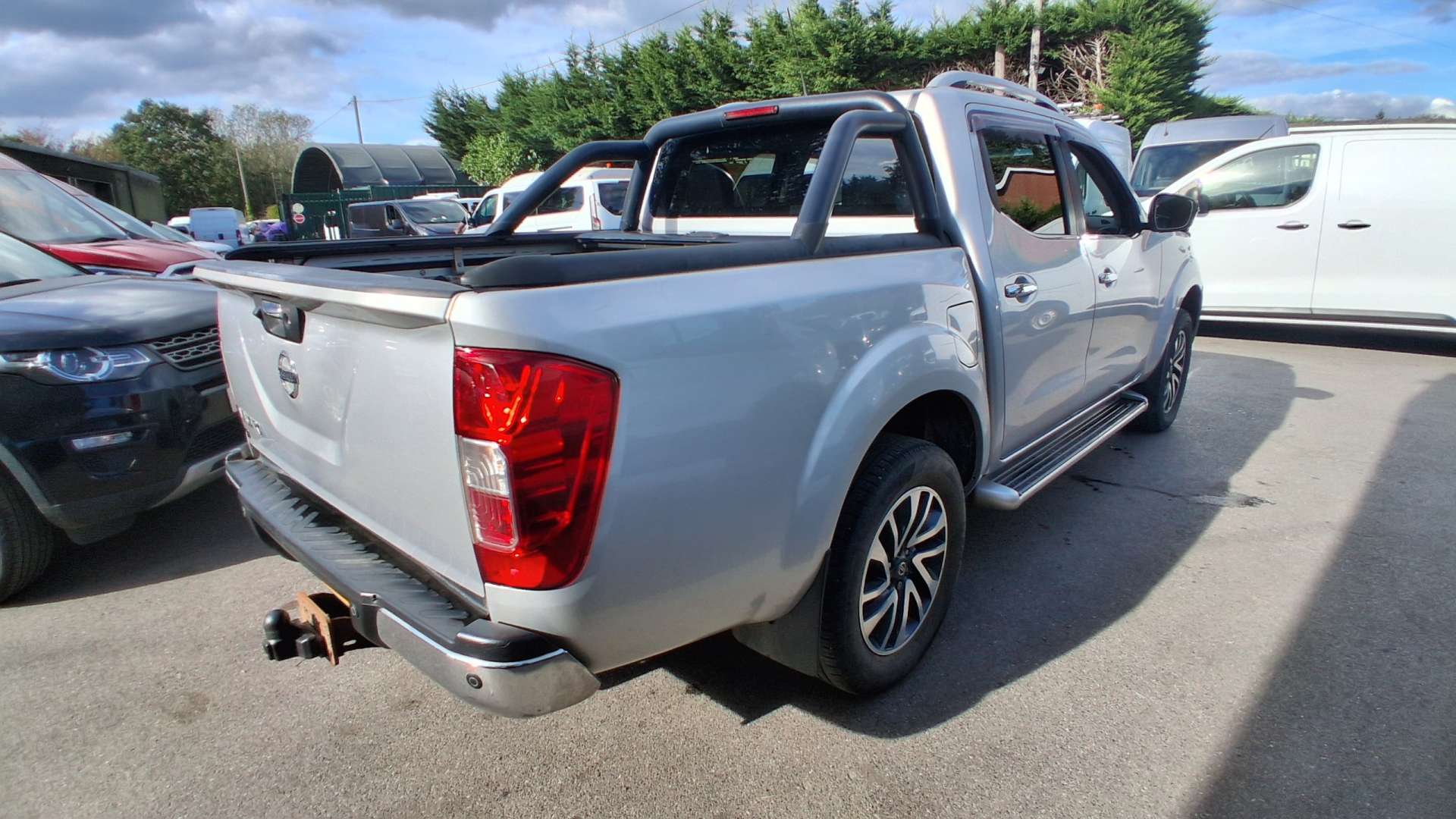 Nissan Navara 2.3 dCi Tekna Pickup Double Cab 4dr Diesel Manual 4WD Euro 6 (s/s) (190 ps) - Thumbnail 8