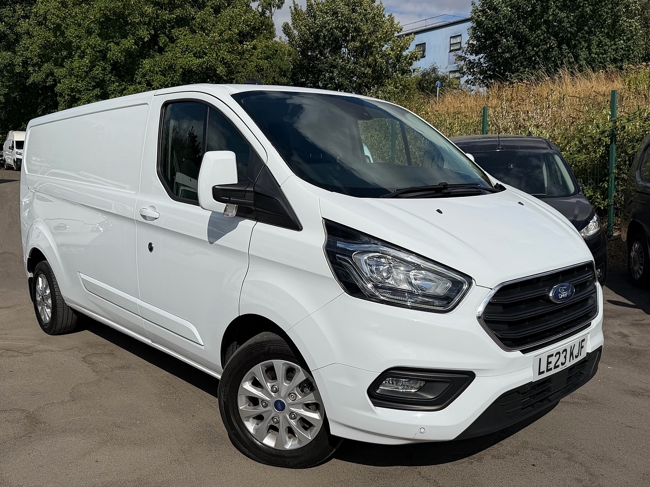 Ford Custom 320 Limited L2 - Thumbnail 3