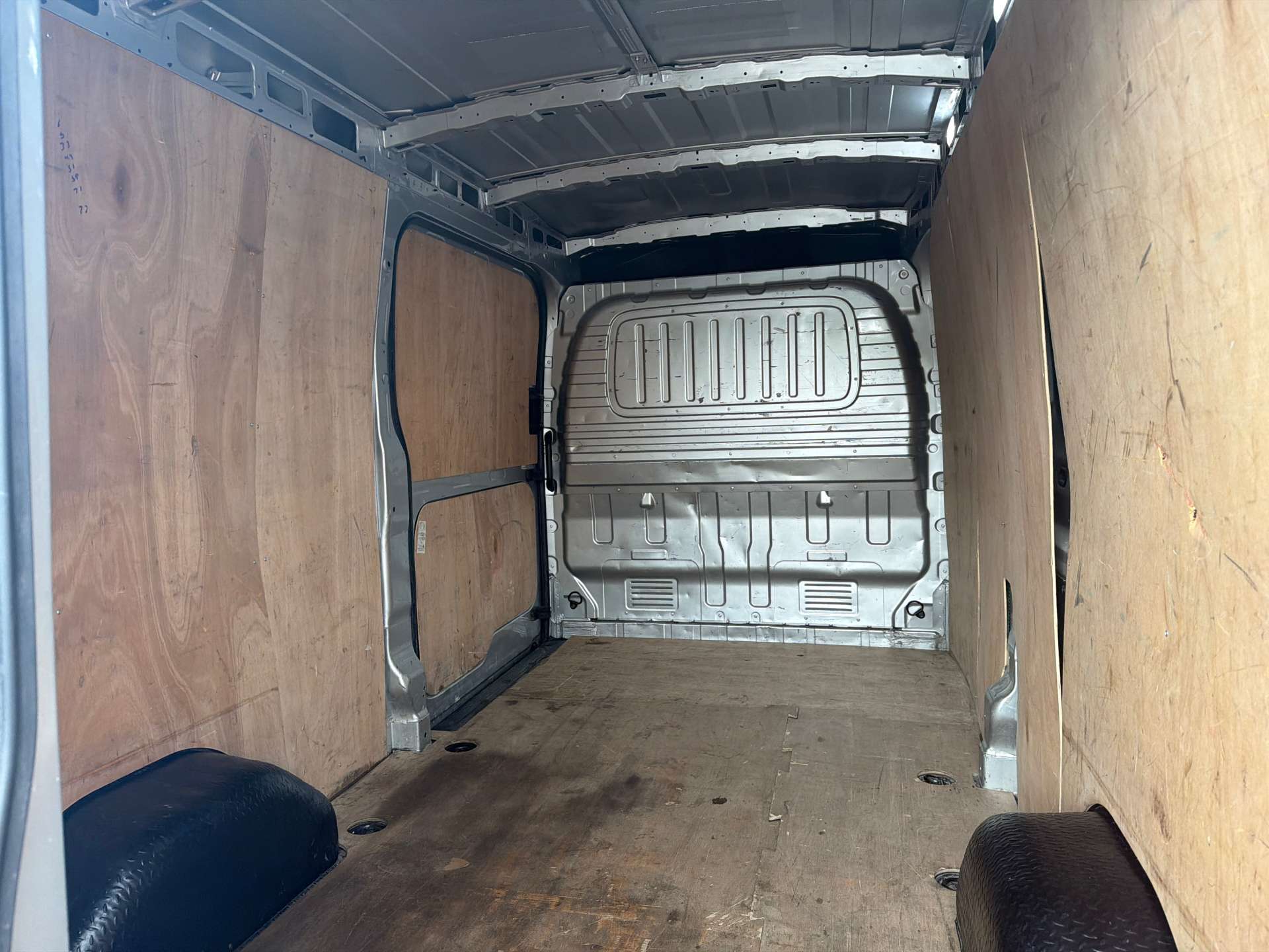 MAXUS Deliver 9 2.0 D20 LUX Panel Van 5dr Diesel Manual FWD L3 H2 Euro 6 (s/s) (163 ps) thumbnail 8