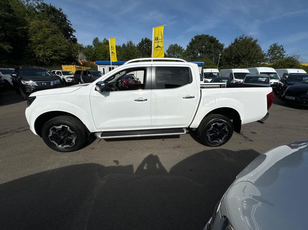 Nissan Navara dCi Tekna thumbnail 4