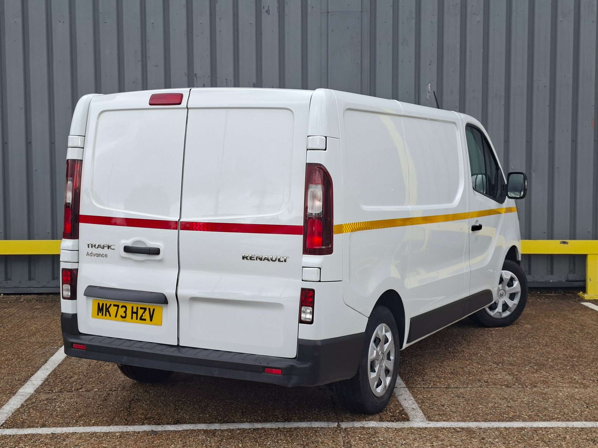 Renault Trafic 2.0 dCi Blue SL30 Advance Panel Van 5dr Diesel Manual L1 H1 Euro 6 (s/s) (130 ps) thumbnail 7