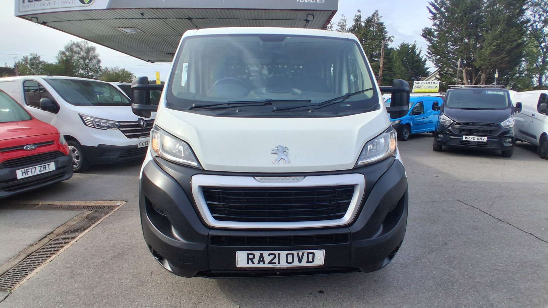 Peugeot Boxer 2.2 BlueHDi 335 Built for Business Tipper Double Cab 4dr Diesel Manual L3 Euro 6 (s/s) (140 ps) thumbnail 2